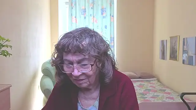 Betty Brick online show from 04/26/26, 09:50