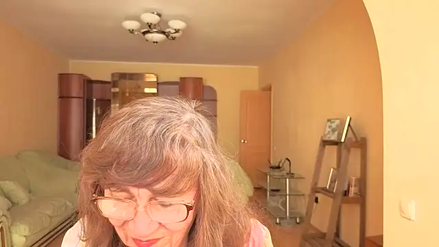 Betty Brick online show from 05/04/26, 11:02