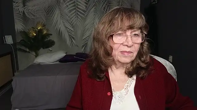 Betty Brick online show from 04/19/26, 06:10