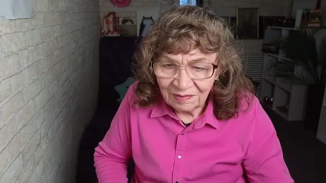 Betty Brick online show from 05/30/26, 04:56