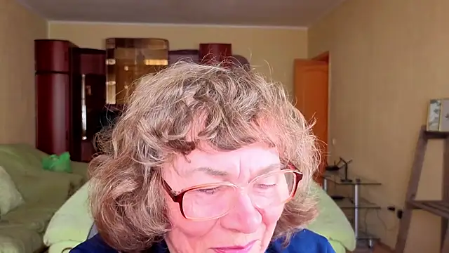 Betty Brick online show from 01/17/26, 07:23