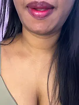 Snapshot of tamil_Aarathi chatting on 06/12/26, 05:21 tamil Aarathi online show from 06/12/26, 05:21