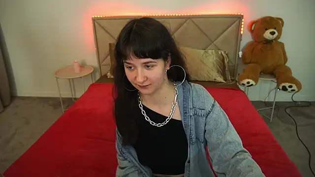 BerryDiva online show from 05/18/26, 08:13