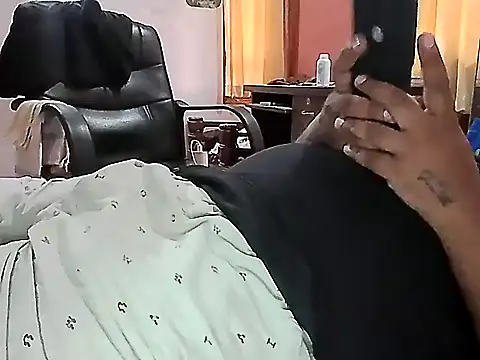 Snapshot of cardiovex7 chatting on 10/15/25, 08:33 cardiovex7 online show from 10/15/25, 08:33