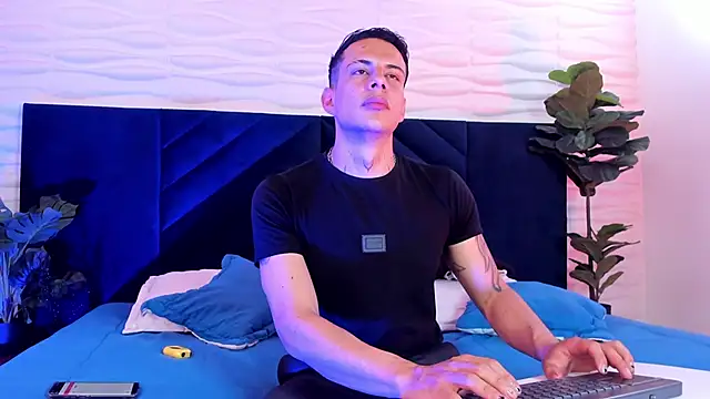 Dustin Sonne online show from 12/04/25, 03:49