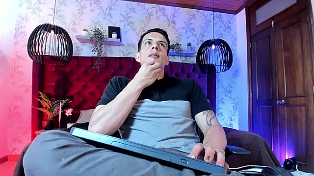 Dustin Sonne online show from 05/02/26, 03:56