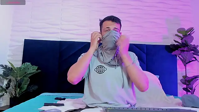 Dustin Sonne online show from 09/14/25, 03:40