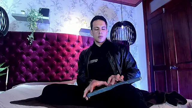 Dustin Sonne online show from 11/21/25, 03:38