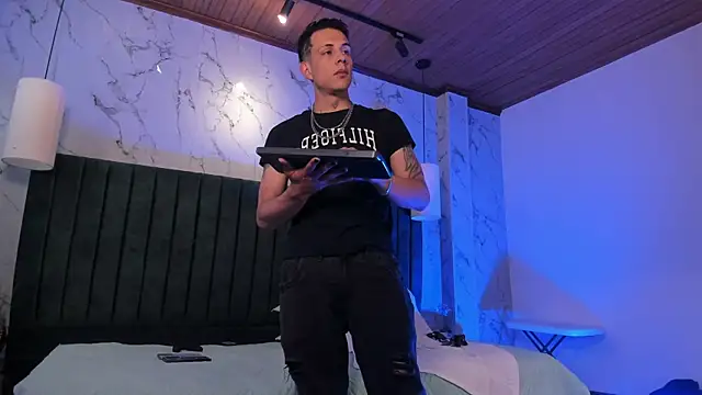 Dustin Sonne online show from 10/07/25, 03:29