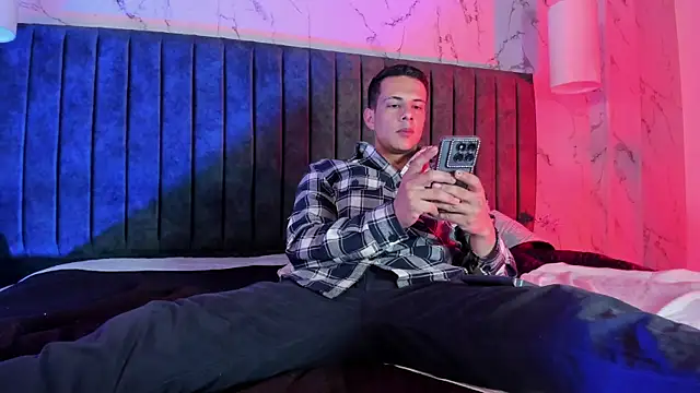 Dustin Sonne online show from 01/06/26, 03:43