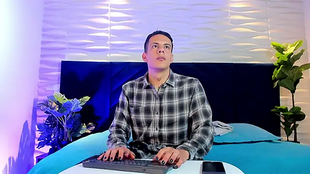 Dustin Sonne online show from 04/12/26, 03:32