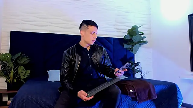 Dustin Sonne online show from 10/30/25, 03:49