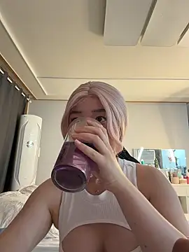 winter11 online show from 10/26/25, 02:50