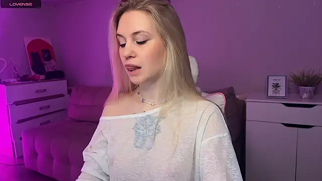 Sofia Kenwood online show from 02/24/26, 03:29