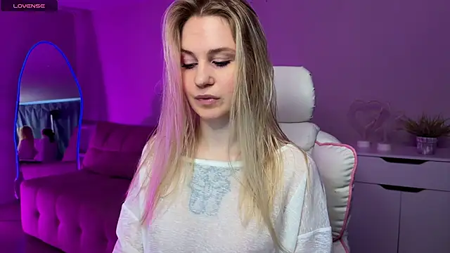 Sofia Kenwood online show from 04/04/26, 03:02