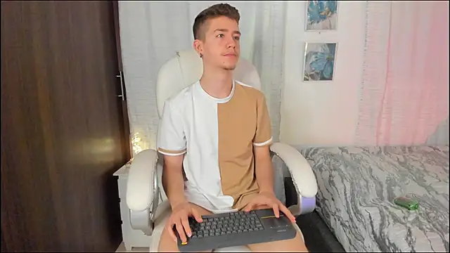 ThiagooJames online show from 09/26/25, 03:24