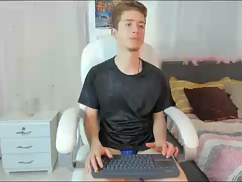 ThiagooJames online show from 11/22/25, 03:16