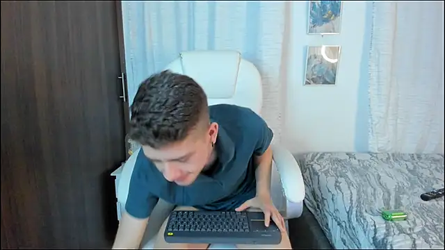 ThiagooJames online show from 09/23/25, 12:17