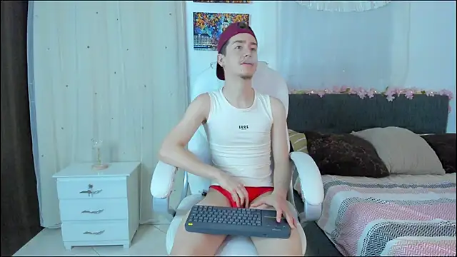 ThiagooJames online show from 11/18/25, 01:10