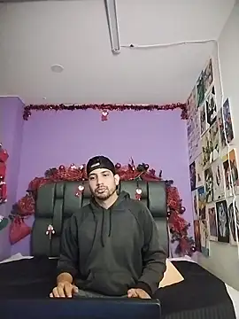 ashtoncooperr online show from 12/04/25, 04:06