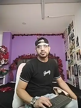 ashtoncooperr online show from 12/21/25, 05:03