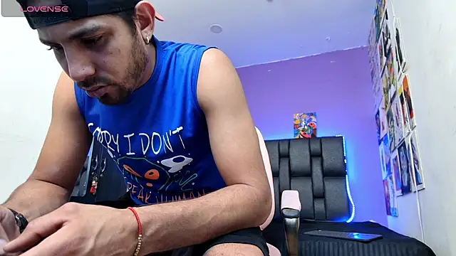 ashtoncooperr online show from 11/14/25, 06:55