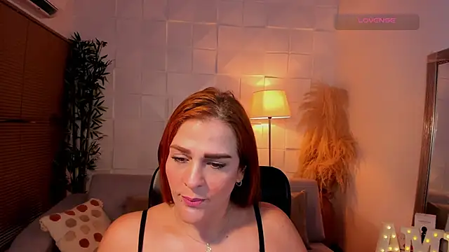 iamxamira online show from 09/22/25, 12:33