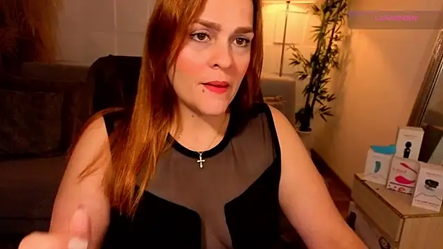 iamxamira online show from 12/18/25, 01:48