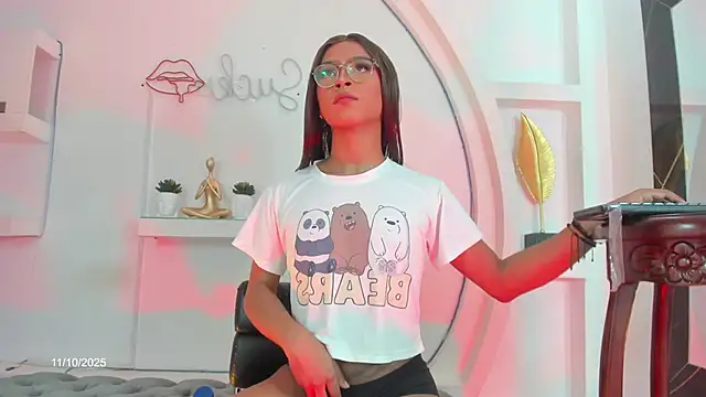 Vicky Hottman online show from 10/12/25, 04:47