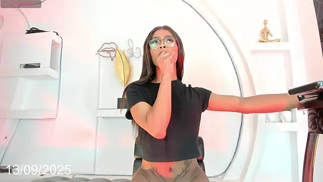 Vicky Hottman online show from 09/14/25, 04:35