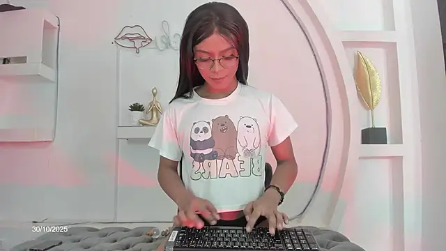 Vicky Hottman online show from 10/30/25, 04:33