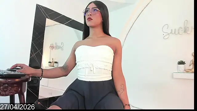 Vicky Hottman online show from 04/28/26, 01:48