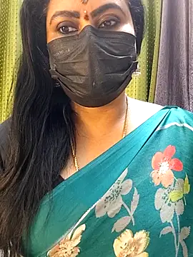 honey-flower online show from 11/04/25, 03:32