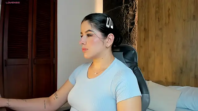 evelin lopezz online show from 10/04/25, 02:13