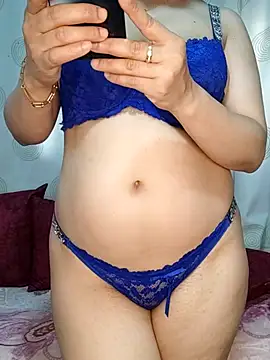 Snapshot of linakhalifa chatting on 06/26/26, 12:11 linakhalifa online show from 06/26/26, 12:11