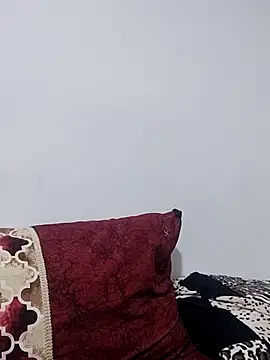 Snapshot of linakhalifa chatting on 10/30/25, 12:31 linakhalifa online show from 10/30/25, 12:31