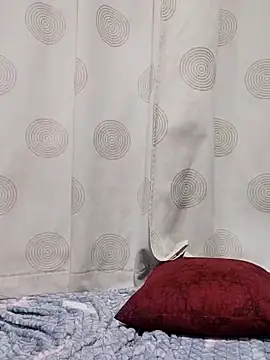 Snapshot of linakhalifa chatting on 09/12/25, 11:37 linakhalifa online show from 09/12/25, 11:37