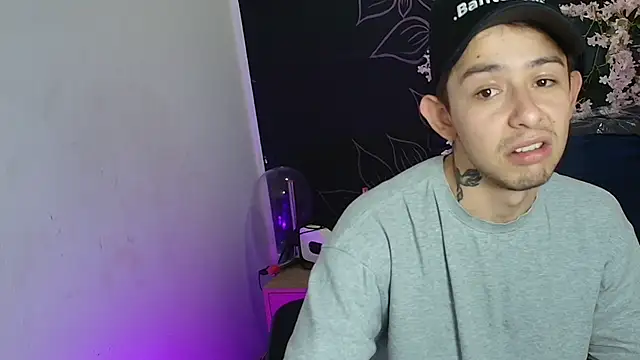 Snapshot of Aleecandrews chatting on 11/12/25, 07:07 Aleecandrews online show from 11/12/25, 07:07