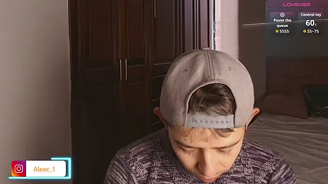 Snapshot of Aleecandrews chatting on 10/28/25, 07:24 Aleecandrews online show from 10/28/25, 07:24