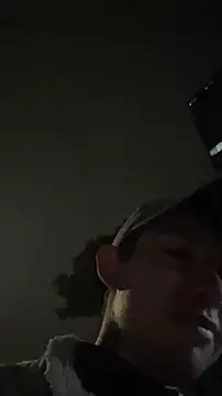 Snapshot of Aleecandrews chatting on 12/05/25, 02:32 Aleecandrews online show from 12/05/25, 02:32