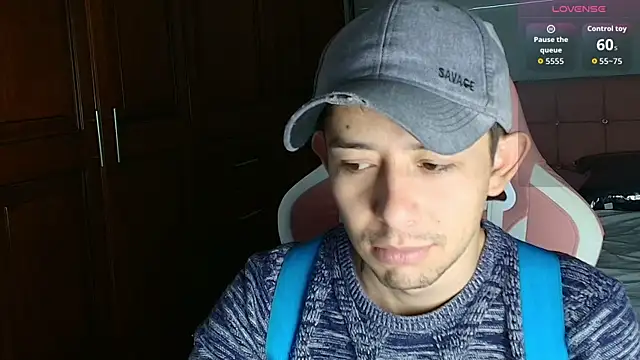 Snapshot of Aleecandrews chatting on 10/27/25, 07:15 Aleecandrews online show from 10/27/25, 07:15