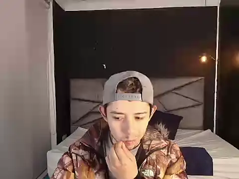 Aleecandrews online show from 09/18/25, 07:50