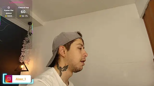 Snapshot of Aleecandrews chatting on 11/28/25, 07:47 Aleecandrews online show from 11/28/25, 07:47