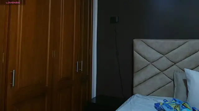 Snapshot of Aleecandrews chatting on 10/30/25, 07:55 Aleecandrews online show from 10/30/25, 07:55