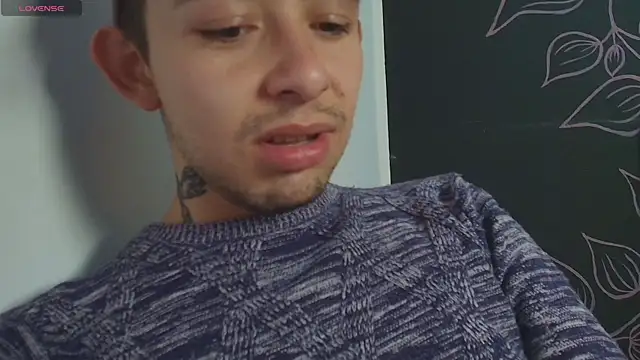 Snapshot of Aleecandrews chatting on 11/14/25, 07:17 Aleecandrews online show from 11/14/25, 07:17