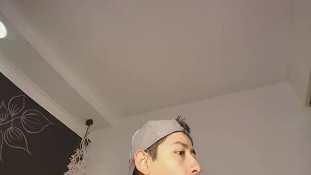 Snapshot of Aleecandrews chatting on 11/24/25, 07:25 Aleecandrews online show from 11/24/25, 07:25