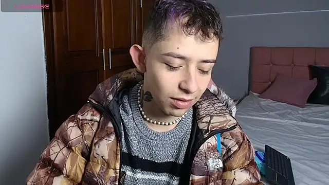 Aleecandrews online show from 09/27/25, 07:42