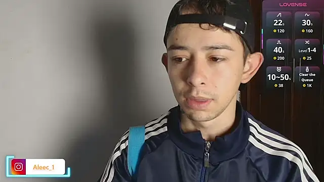 Snapshot of Aleecandrews chatting on 11/01/25, 07:08 Aleecandrews online show from 11/01/25, 07:08