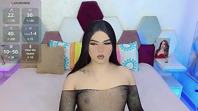 Snapshot of kushina_uzumaki75 chatting on 10/17/25, 05:44 kushina uzumaki75 online show from 10/17/25, 05:44