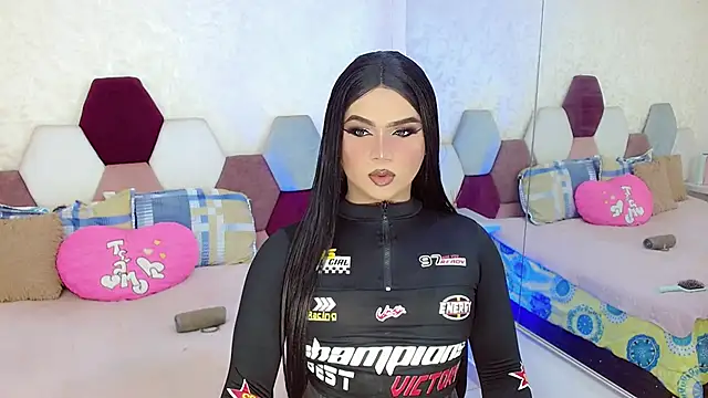 Snapshot of kushina_uzumaki75 chatting on 10/26/25, 04:13 kushina uzumaki75 online show from 10/26/25, 04:13